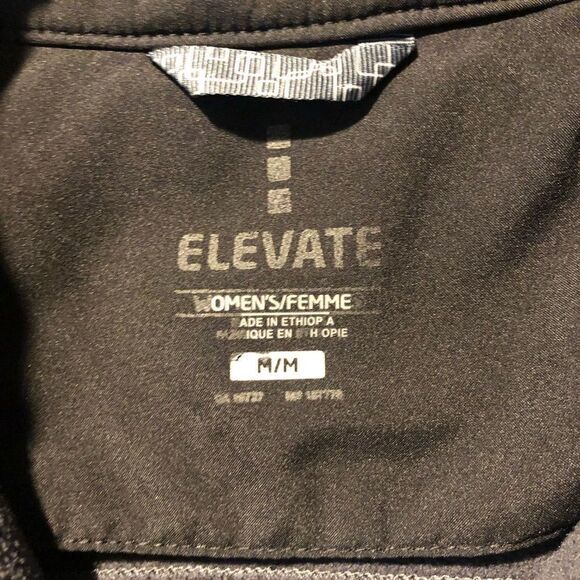 Woman’s elevate light weight jacket size M.   RB2 - Picture 2 of 10